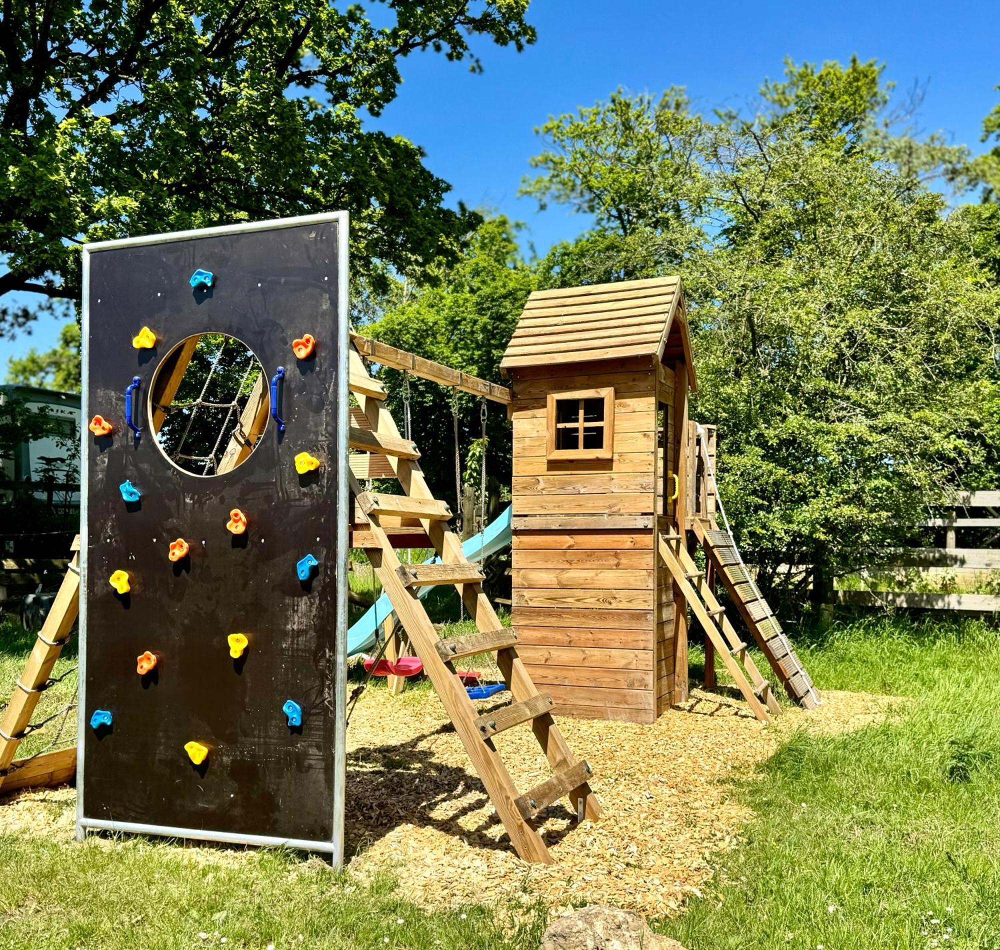Hof Vierzehnender Im Hohen Venn - 70Qm Fachwerk-Studio - Grosses Wohn-Schlafzimmer Mit Dachterrasse Und Kaminofen - Separate Kueche - Perfekt Fuer Paare - Monschau - Eifel - Hunde Willkommen - Islandpferde Kültér fotó